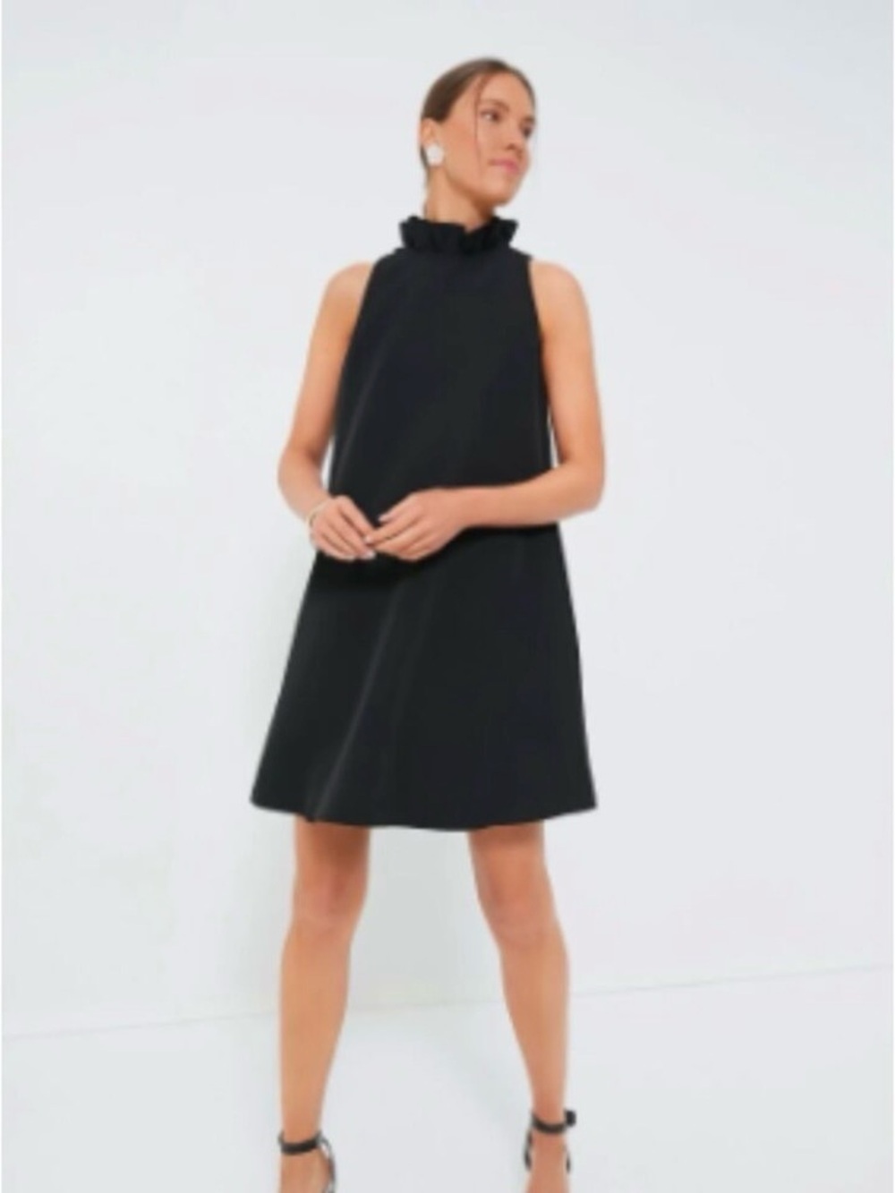 Pomander Place Black Blythe Sleeveless Ruffle-Neck Bow Tie-Back Mini Dress Med